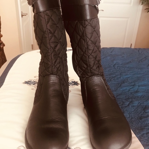 Boots - Picture 5 of 7